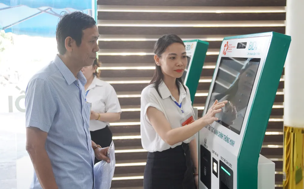 Hỗ trợ công dân đăng ký để được hỗ trợ giải quyết thủ tục hành chính thông minh DSC09885.JPG