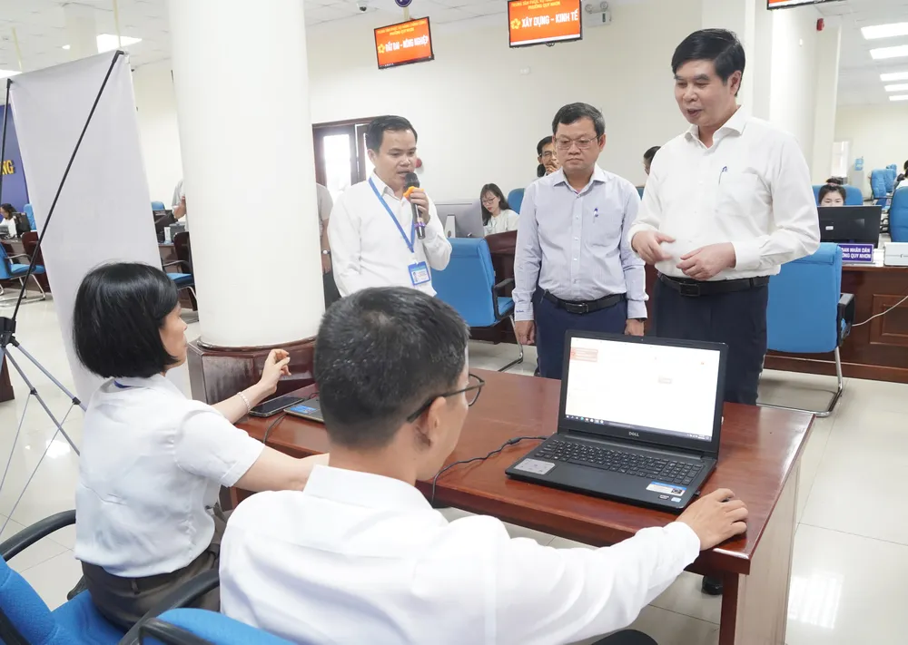 Phó Chủ tịch UBND tỉnh Bình Định giám sát quá trình vận hành thử nghiệm DSC00038.JPG
