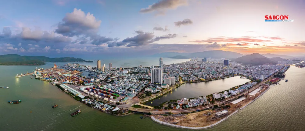 Đô thị biển Quy Nhơn đang vận động, phát triển sôi động, giàu bản sắc. Ảnh: DŨNG NHÂN z5197846918775_975ad7813729655e9beac9d0a5ea7306.jpg