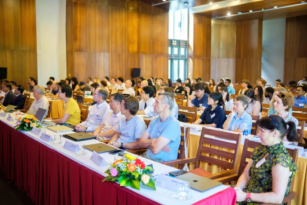Các nhà khoa học thế giới có mặt tại hội thảo. Ảnh: TRUNG NHÂN z6779571404435_73fd2553defb39a60940f8594d3f39aa.jpg