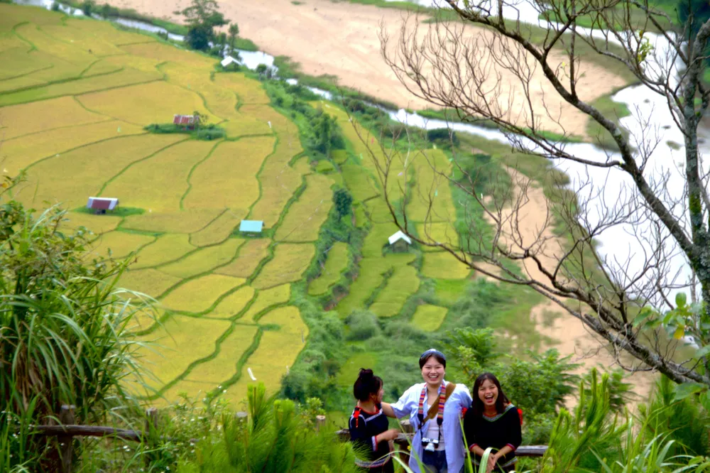 Ruộng bậc thang Kon Tu Rằng cuốn hút bạn trẻ, du khách vào mùa lúa chín 3.1.jpeg