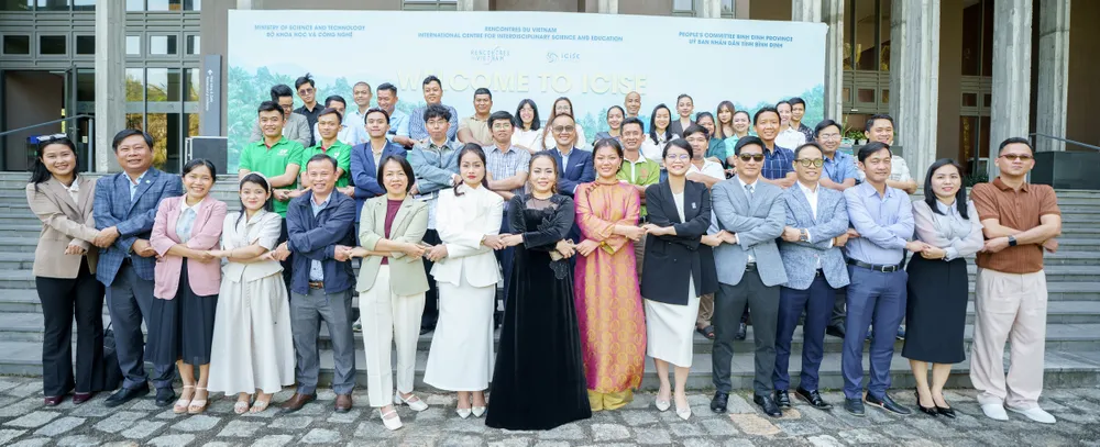 Các đại diện, chuyên gia kết nối tại chương trình "Phát triển Doanh nghiệp xanh tại Việt Nam". Ảnh: ICISE Diễn đàn kết nối doanh nghiệp-05167.jpg