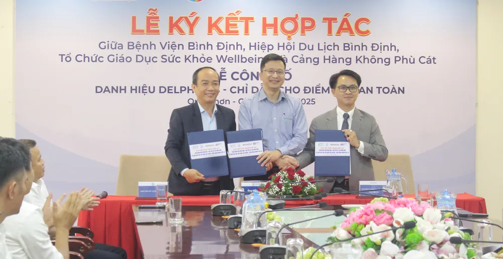 Đại diện bệnh viện, doanh nghiệp, hiệp hội du lịch ký kết hợp tác tại sự kiện IMG_5830.JPG