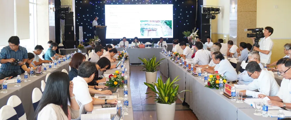 Hội thảo thu hút nhiều chuyên gia, nhà khoa học địa phương và Trung ương DSC02674.JPG