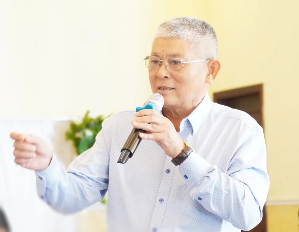 Ông Trần Quốc Tuấn, đang là giảng viên lịch sử ở Gia Lai DSC02856.JPG