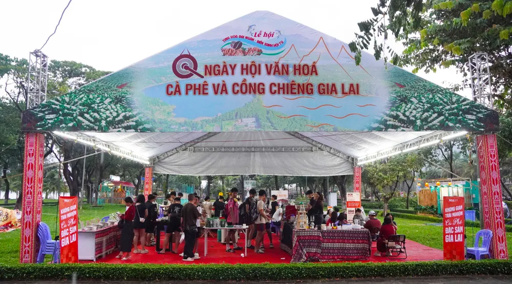 Không gian thưởng thức cà phê Tây Nguyên miễn phí 3.jpg
