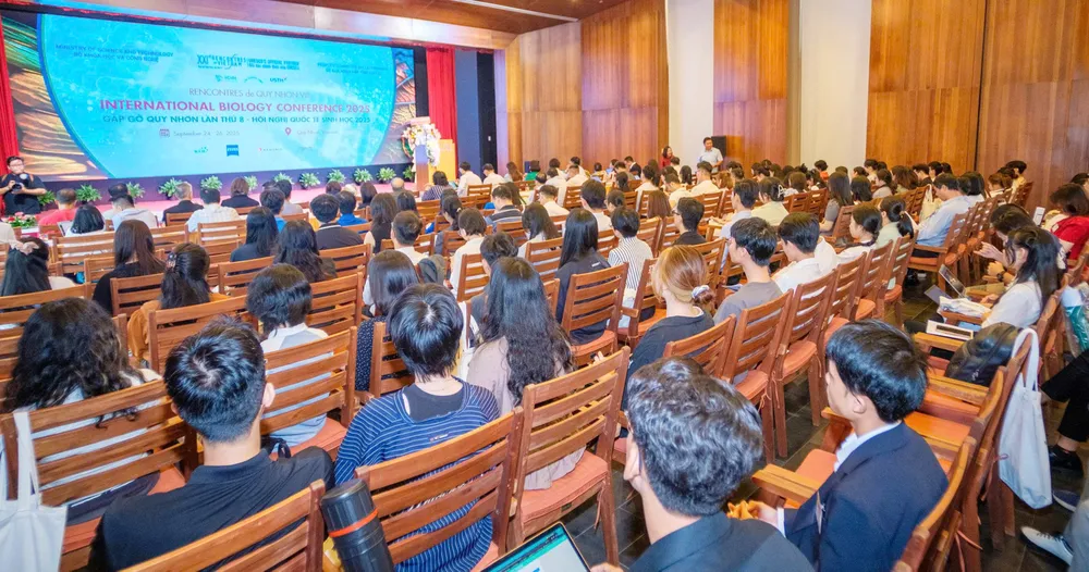 Toàn cảnh Hội nghị Quốc tế Sinh học tại ICISE. Ảnh: TRUNG NHÂN z7044585220295_102a5b8de6a0895a1029099a73dc80b2.jpg