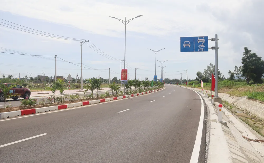 Dự án tuyến đường tránh ĐT.633 đoạn từ Núi Ghềnh đến giáp đường ven biển ĐT.639 thông xe 3.jpg