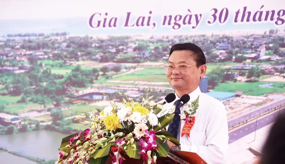 Phó Chủ tịch UBND tỉnh Gia Lai Nguyễn Tự Công Hoàng phát biểu tại buổi lễ 7.jpg
