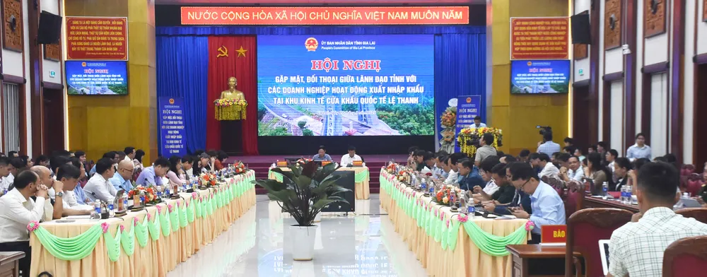 Hội nghị gặp gỡ, đối thoại các doanh nghiệp xuất nhập khẩu ở Khu kinh tế Cửa khẩu Quốc tế Lệ Thanh z7054704175068_b51468a1507e62ab9c0945265a3ec902.jpg