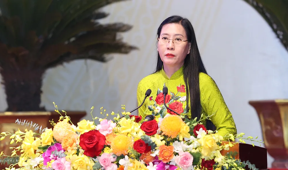 Đồng chí Bùi Thị Quỳnh Vân, Phó Trưởng Ban Tổ chức Trung ương công bố các Quyết định của Bộ Chính trị 3A5A1884.JPG