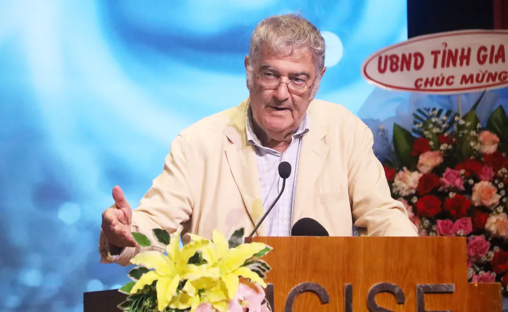 Giáo sư Serge Haroche, Đoạt giải Nobel Vật lý 2012 phát biểu tại sự kiện 10.jpg