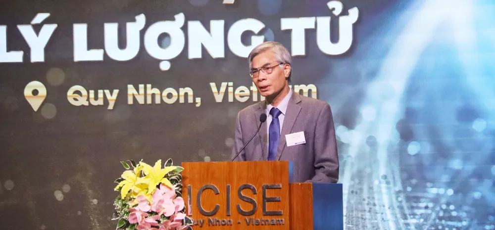 Giáo sư Nguyễn Quang Liêm, Chủ tịch Hội Vật lý Việt Nam phát biểu 7.jpg