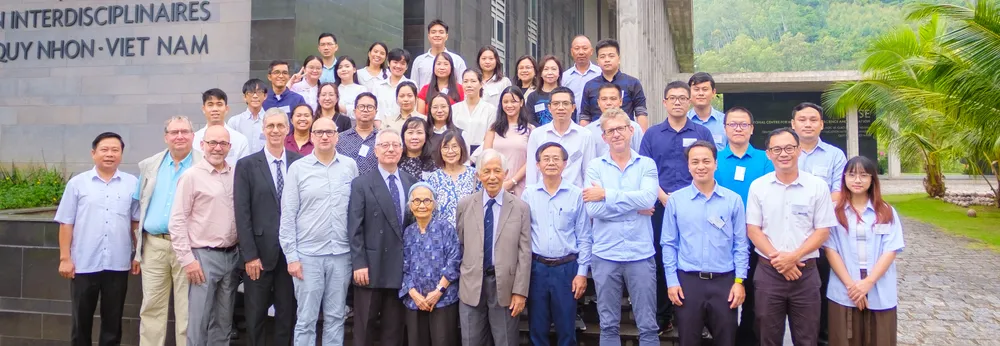 Các nhà khoa học, giảng viên, học viên tham gia chương trình. Ảnh: TRUNG NHÂN VSEO5-0487.jpg