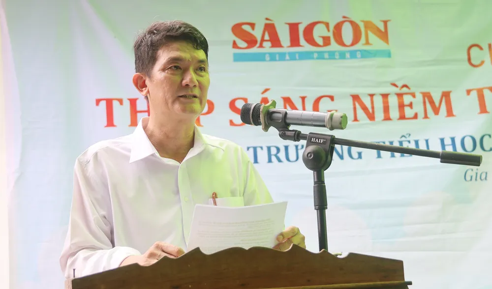 Ông Phạm Hồng Toàn, Hiệu trưởng Trường Tiểu học Mỹ Cát phát biểu tại chương trình IMG_9645.jpg