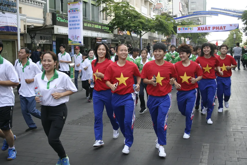 Gần 10.000 người hào hứng tham gia Ngày chạy Olympic vì sức khỏe toàn dân 2018 ảnh 5