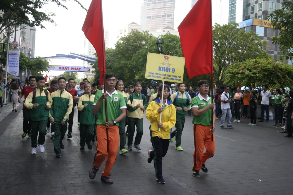Gần 10.000 người hào hứng tham gia Ngày chạy Olympic vì sức khỏe toàn dân 2018 ảnh 2