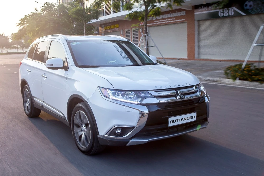 Xe Mitsubishi Outlander lộ diện ở Việt Nam