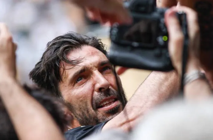 Juventus - Hellas Verona 2-1: Chia tay Gianluigi Buffon ảnh 6 Juventus - Hellas Verona 2-1: Chia tay Gianluigi Buffon ảnh 6