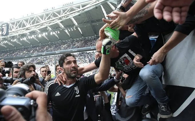 Juventus - Hellas Verona 2-1: Chia tay Gianluigi Buffon ảnh 3 Juventus - Hellas Verona 2-1: Chia tay Gianluigi Buffon ảnh 3