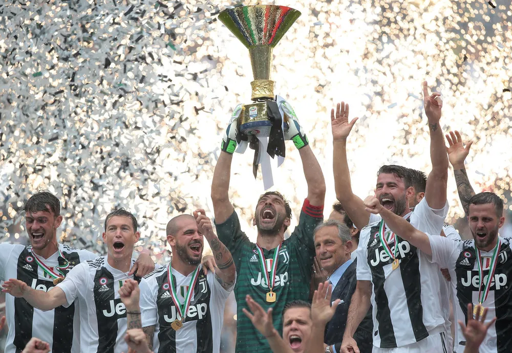Juventus - Hellas Verona 2-1: Chia tay Gianluigi Buffon ảnh 11 Juventus - Hellas Verona 2-1: Chia tay Gianluigi Buffon ảnh 11