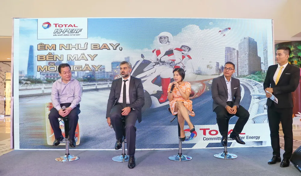 Total Hi-Perf 4T Scooter 10W-40: Tăng hiệu suất vượt trội, bảo vệ động cơ xe tay ga 