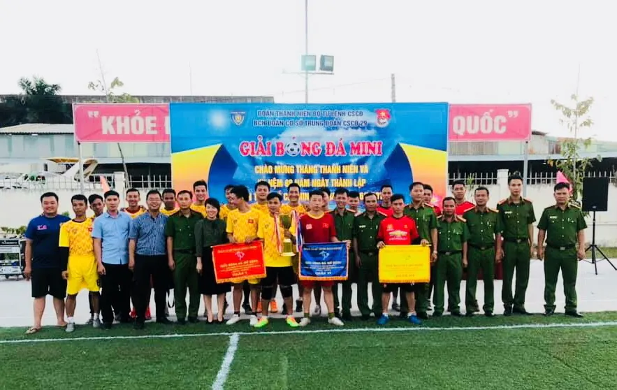 Liên quân cơ quan, đội đặc nhiệm - nghi lễ đăng quang giải bóng đá mừng ngày thành lập Đoàn ảnh 2