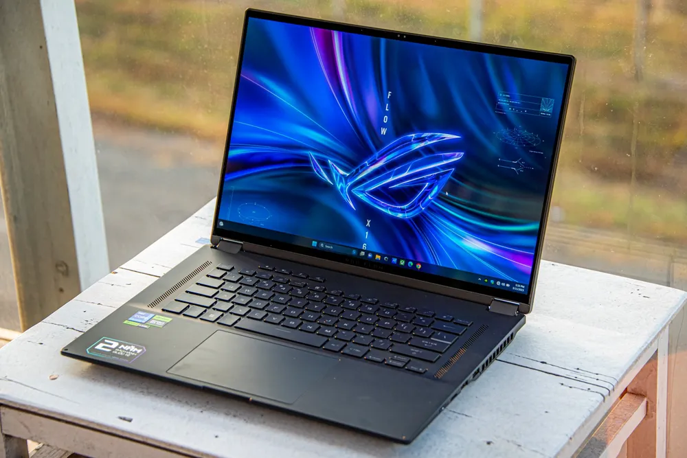 ROG Flow X16 là laptop gaming 16-inch xoay gập mỏng nhẹ và mạnh nhất hiện nay ROG Flow X16 là laptop gaming 16-inch xoay gập mỏng nhẹ và mạnh nhất hiện nay