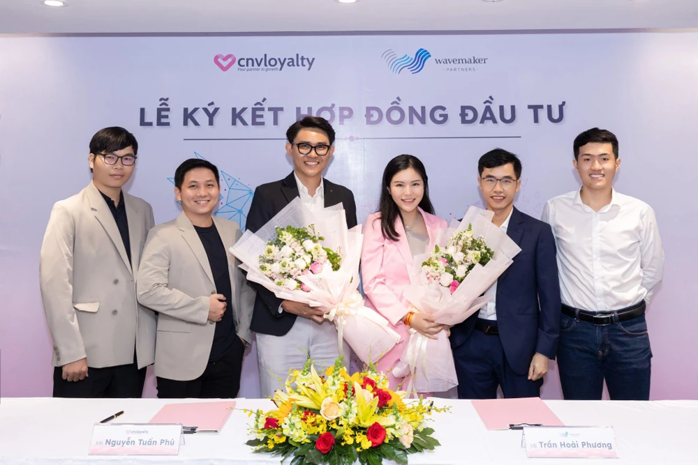 Đại diện CNV, Wavemaker Partners và NextPay tại buổi lễ ký kết hợp đồng đầu tư