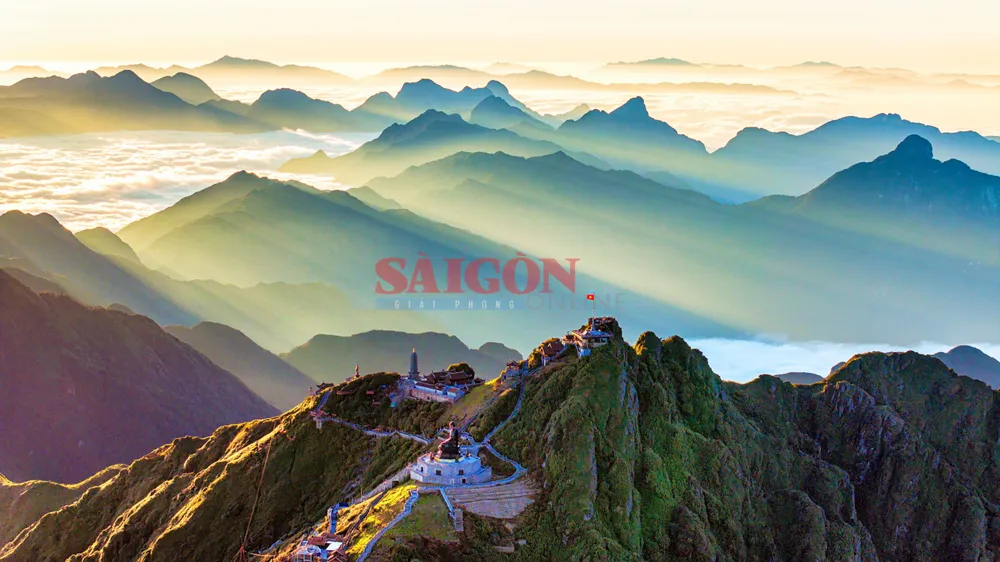 Bình minh trên đỉnh Phan Xi Păng - Chủ đề Nước non ngàn dặm huynh-phuc-hau-binh-minh-tren-dinh-phan-xi-pang-7137-4195.jpeg.jpg
