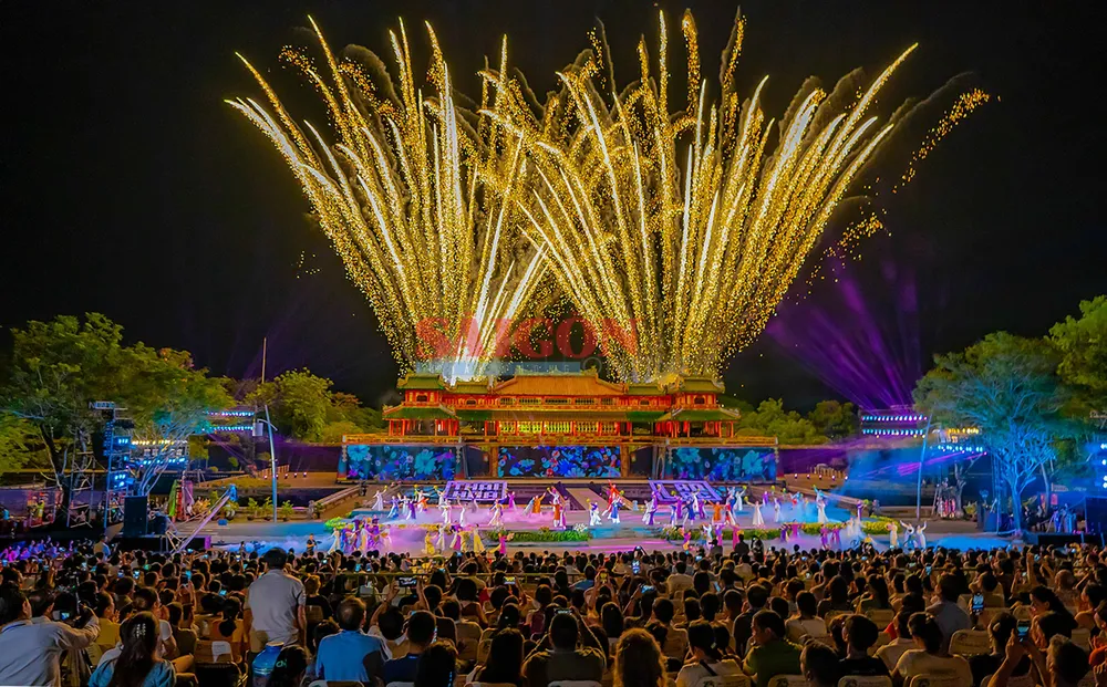 Khoảnh khắc pháo hoa màn khai mạc Festival Huế - Chủ đề Nước non ngàn dặm le-dinh-hoang-khoanh-khac-phao-hoa-man-khai-mac-festival-hue-5057-6345.jpeg.jpg