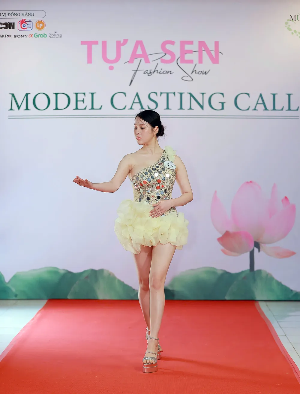 Hoa hậu Biển Việt Nam 2024 Nguyễn Hoài Linh tự tin thả dáng trong buổi casting 3.jpg
