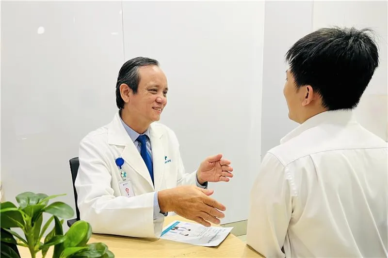 Người bệnh sẽ được tư vấn kết quả thăm khám sức khỏe. Ảnh: HM image003.png