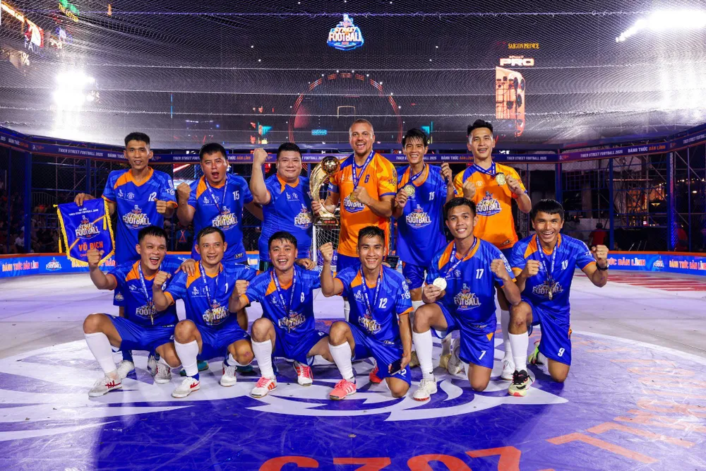 Hai Trường FC 2 đoạt cúp vô địch toàn quốc Tiger Street Football 2025, với sự dẫn dắt của thủ lĩnh Wes Brown