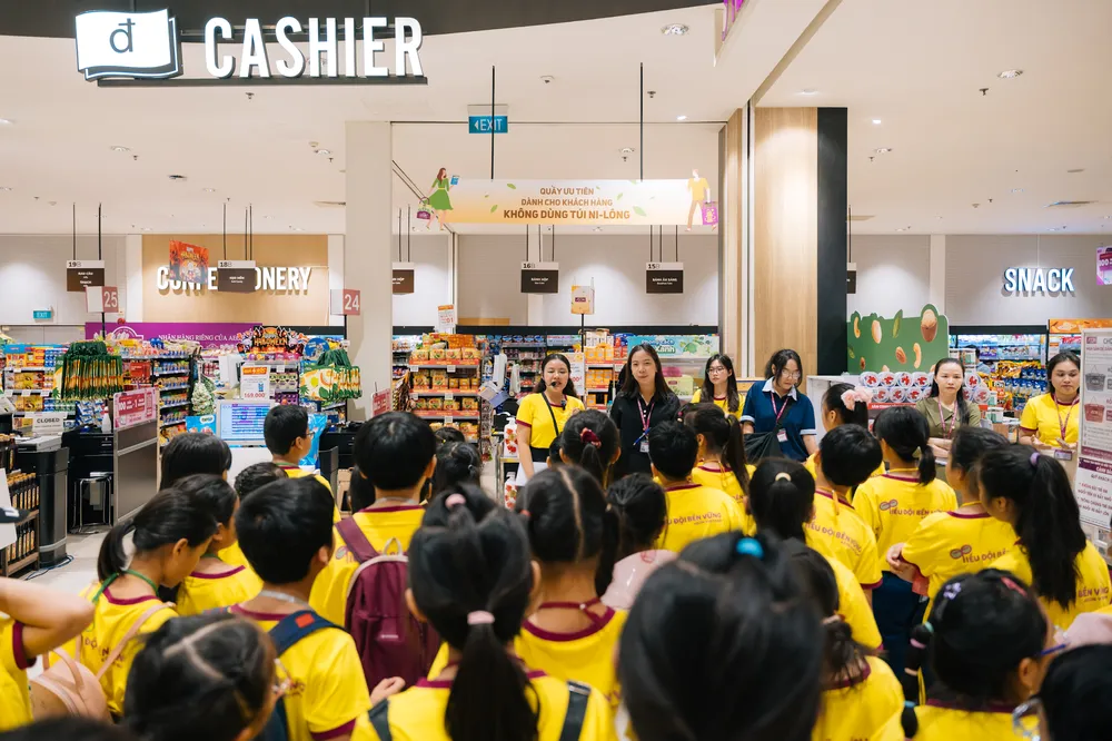 Dự AEON Cheers Club giúp học sinh có cơ hội trải nghiệm quầy thu ngân, thảo luận nhóm, sáng tạo và thuyết trình