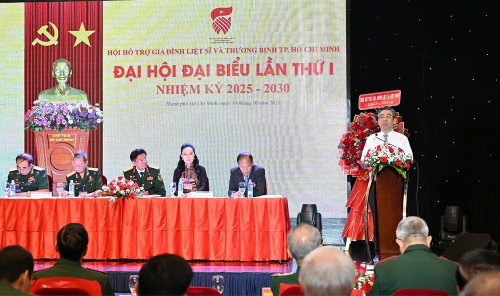 Đồng chí Nguyễn Phước Lộc, Phó Bí thư Thành ủy, Chủ tịch Ủy ban MTTQ Việt Nam TPHCM phát biểu tại đại hội 1000073314.jpg