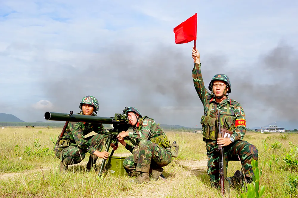 Lực lượng vũ trang Quân khu 7 phát huy truyền thống vẻ vang Trung thành vô hạn, chủ động sáng tạo, tự lực tự cường. Trong ảnh, cán bộ, chiến sĩ SK đoàn 309, Quân khu 7 diễn tập chiến thuật tháng 11-2025.jpg