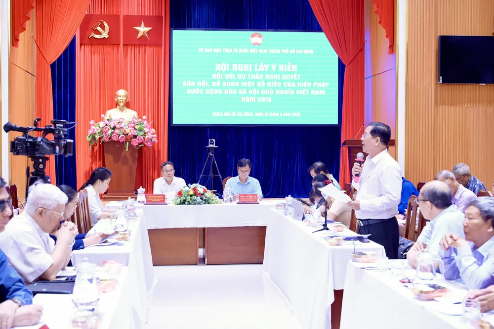 Ủy ban MTTQ Việt Nam TPHCM tổ chức hội nghị lấy ý kiến góp ý sửa đổi, bổ sung Hiến pháp năm 2013 V4c.jpg