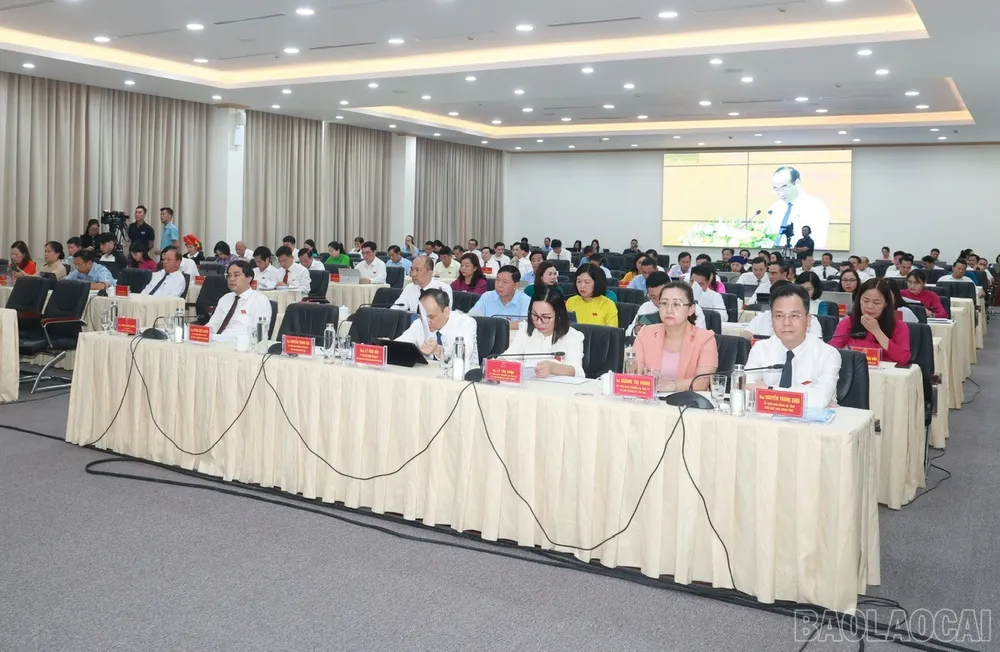 Kỳ họp thường lệ cuối cùng của HĐND tỉnh Lào Cai cũ trước khi chính thức vận hành bộ máy hành chính mới của chính quyền địa phương 2 cấp Kỳ họp thường lệ cuối cùng của HĐND tỉnh Lào Cai cũ trước khi chính thức vận hành bộ máy hành chính mới của chính quyền địa phương 2 cấp