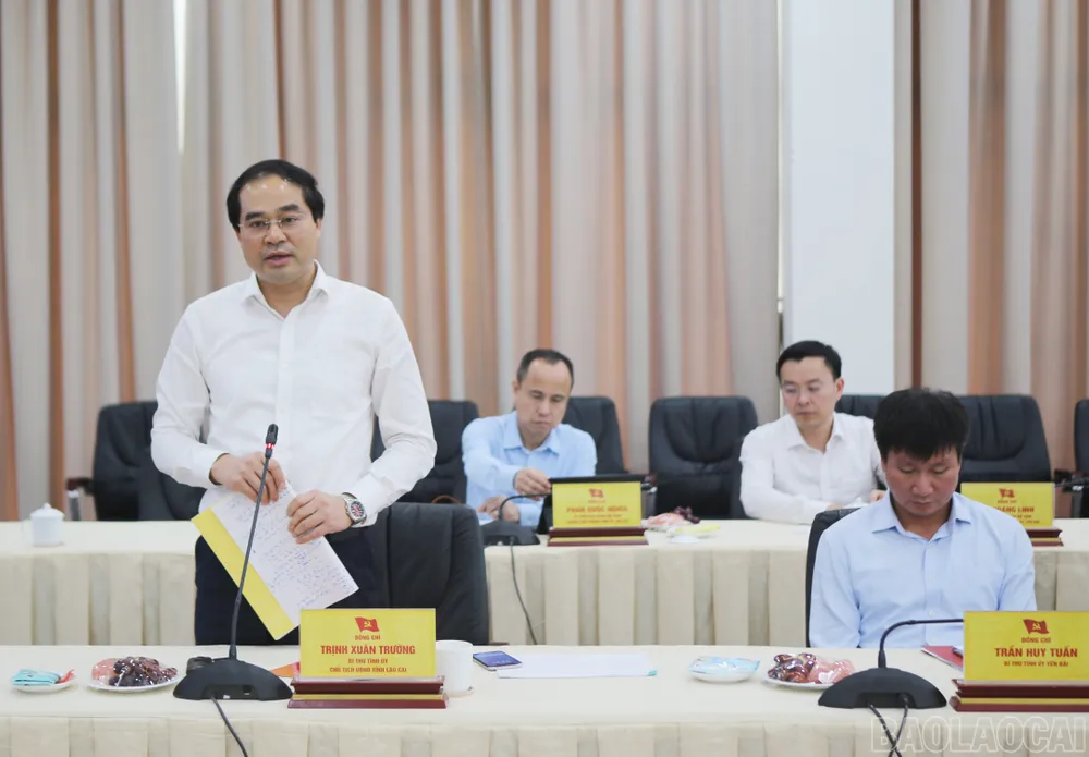 Bí thư Tỉnh ủy, Chủ tịch UBND tỉnh Lào Cai Trịnh Xuân Trường phát biểu tại buổi làm việc Bí thư Tỉnh ủy, Chủ tịch UBND tỉnh Lào Cai Trịnh Xuân Trường phát biểu tại buổi làm việc