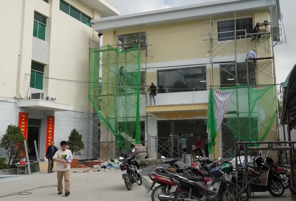 An Khanh Ward Public Administration Service Center is in the final stage, and will complete repairs on June 28. Photo: THU HUONG $4c.jpg