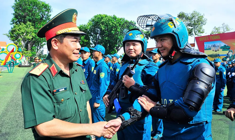 Thiếu tướng Vũ Văn Điền động viên cán bộ, chiến sĩ tham gia lễ ra quân huấn luyện năm 2025 D4a.jpg