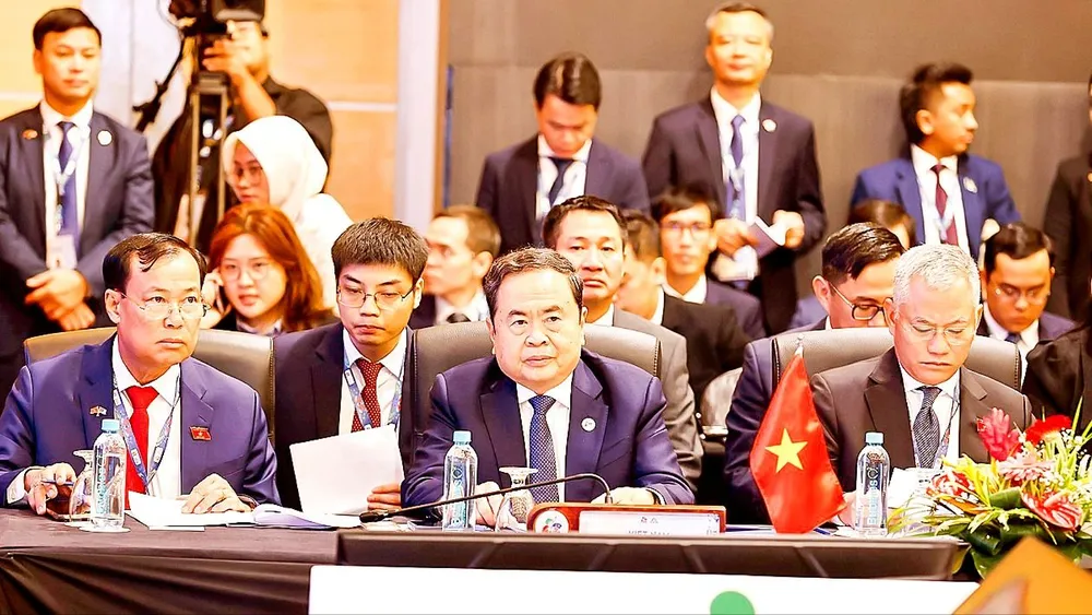 Chủ tịch Quốc hội Trần Thanh Mẫn dự Phiên họp Ban điều hành AIPA trong chương trình tham dự Đại hội đồng liên Nghị viện các nước ASEAN lần thứ 46 tại thủ đô Kuala Lumpur, sáng 17-9 R1e.jpg