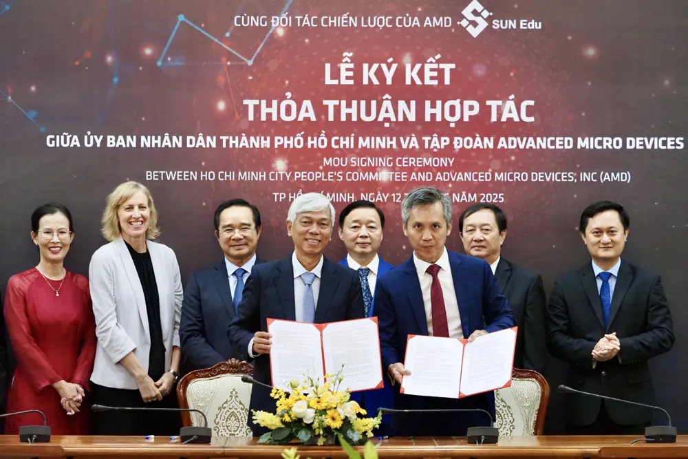 Lễ ký kết hợp tác giữa UBND TPHCM và Tập đoàn Advanced Micro Devices đánh dấu bước ngoặt thúc đẩy công nghệ cao và đổi mới sáng tạo giữa TPHCM và tập đoàn bán dẫn toàn cầu. Ảnh: Hoàng Hùng H3a.jpg