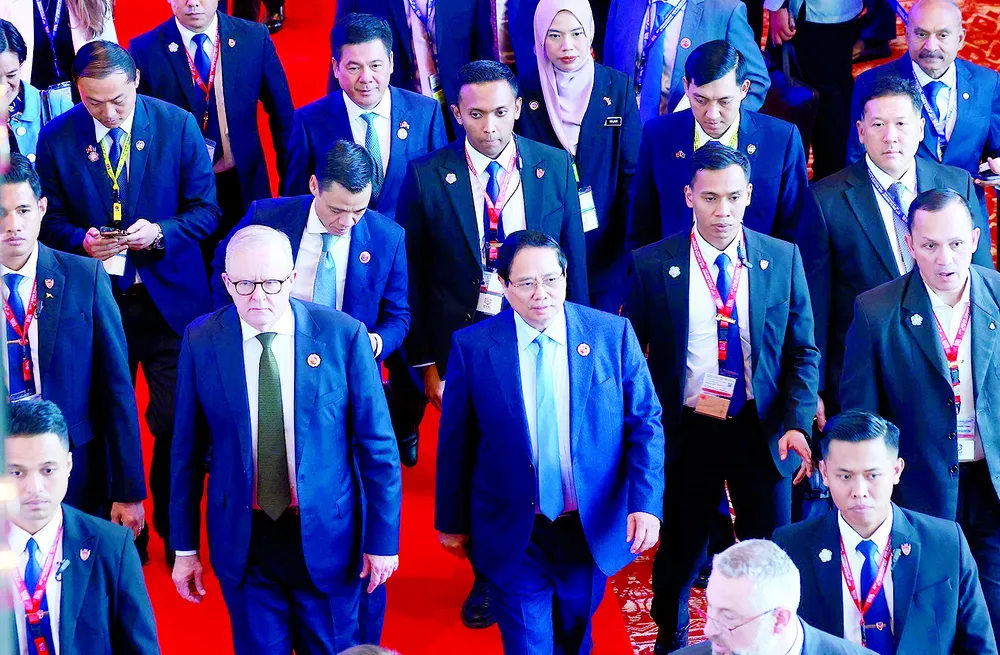 Thủ tướng Phạm Minh Chính và Thủ tướng Australia Anthony Albanese đến dự Hội nghị Cấp cao Đông Á (EAS) lần thứ 20 $8b.jpg
