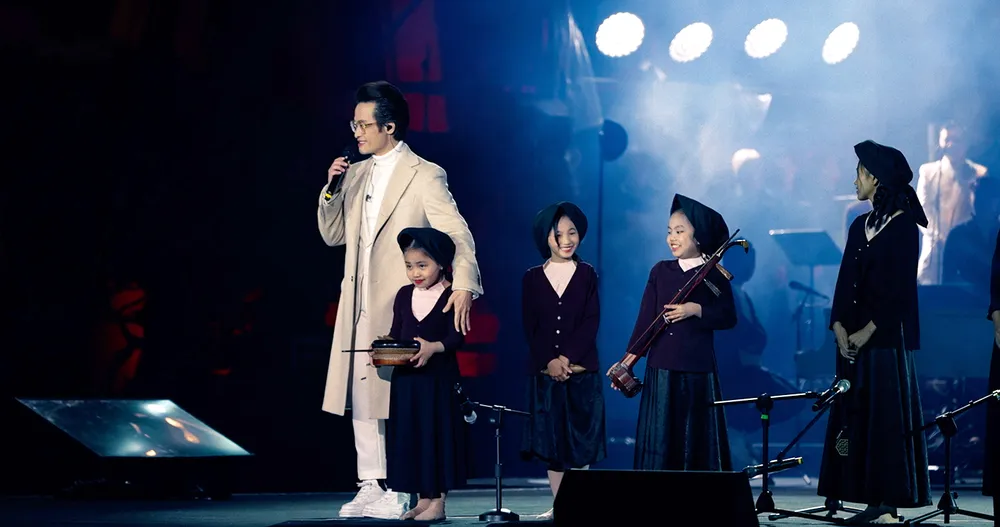 Images from the music documentary L6a.jpg