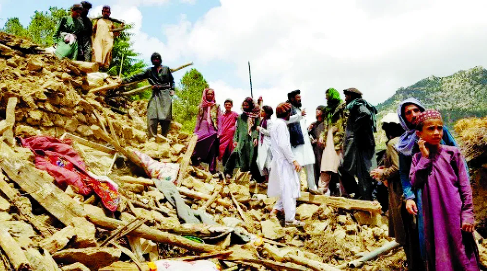 Cảnh tượng tang thương sau trận động đất tại Afghanistan. Ảnh: FACEBOOK EARTHQUAKE NEWS EVERYDAY Cảnh tượng tang thương sau trận động đất tại Afghanistan. Ảnh: FACEBOOK EARTHQUAKE NEWS EVERYDAY
