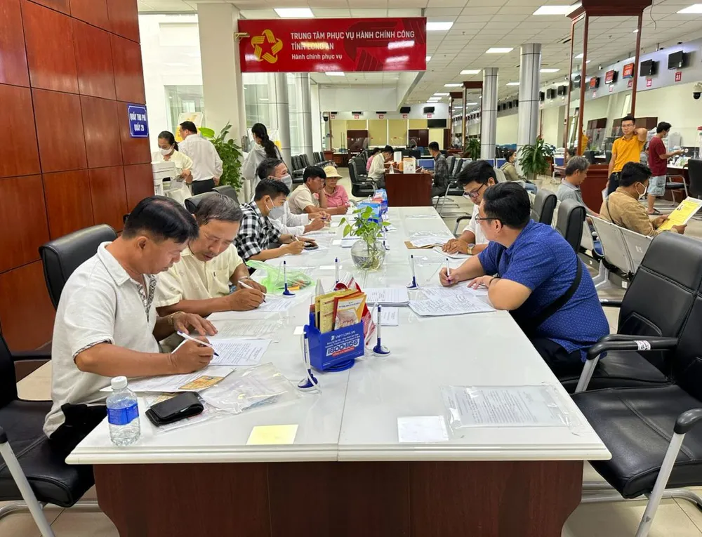 Trung tâm hành chính công tỉnh Long An là đầu mối cải cách hành chính của tỉnh Trung tâm hành chính công tỉnh Long An là đầu mối cải cách hành chính của tỉnh
