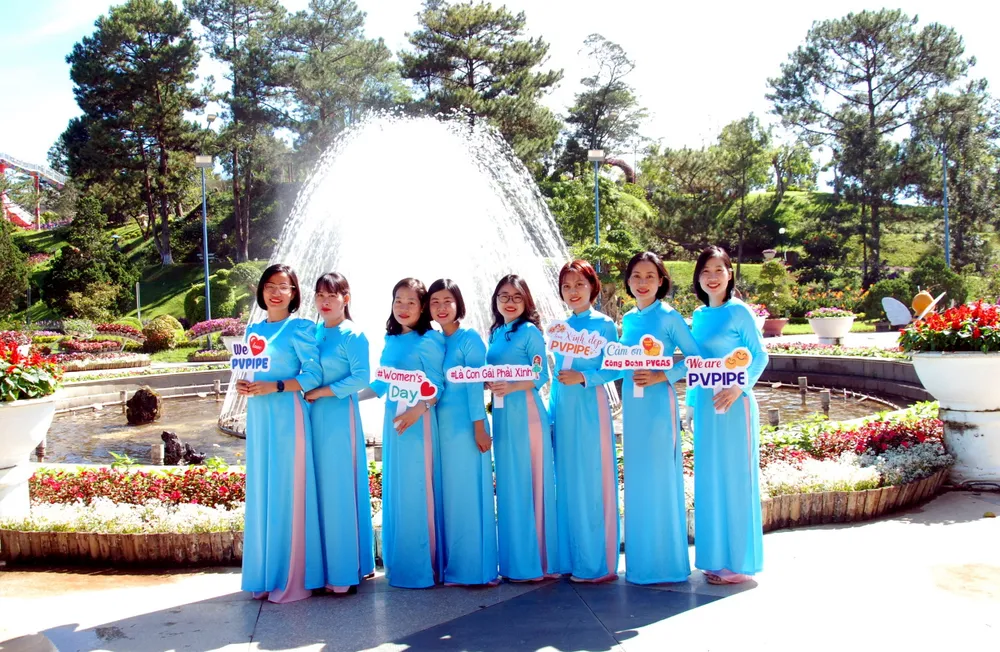 Công đoàn Công ty Cổ phần sản xuất ống thép Dầu khí Việt Nam tổ chức gặp gỡ nữ công tại Đà Lạt Công đoàn Công ty Cổ phần sản xuất ống thép Dầu khí Việt Nam tổ chức gặp gỡ nữ công tại Đà Lạt