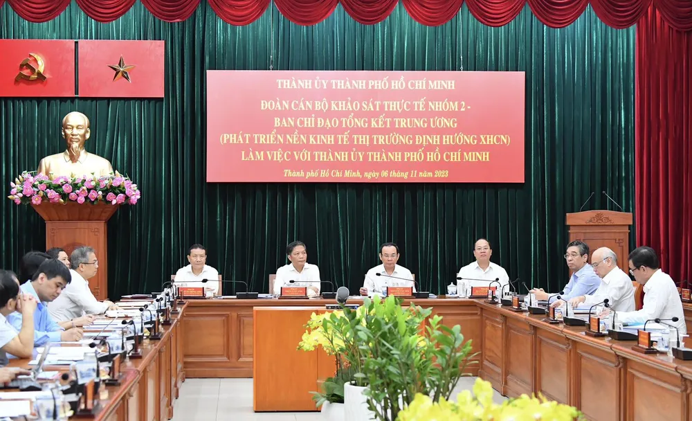 Quang cảnh buổi làm việc. Ảnh: VIỆT DŨNG Quang cảnh buổi làm việc. Ảnh: VIỆT DŨNG